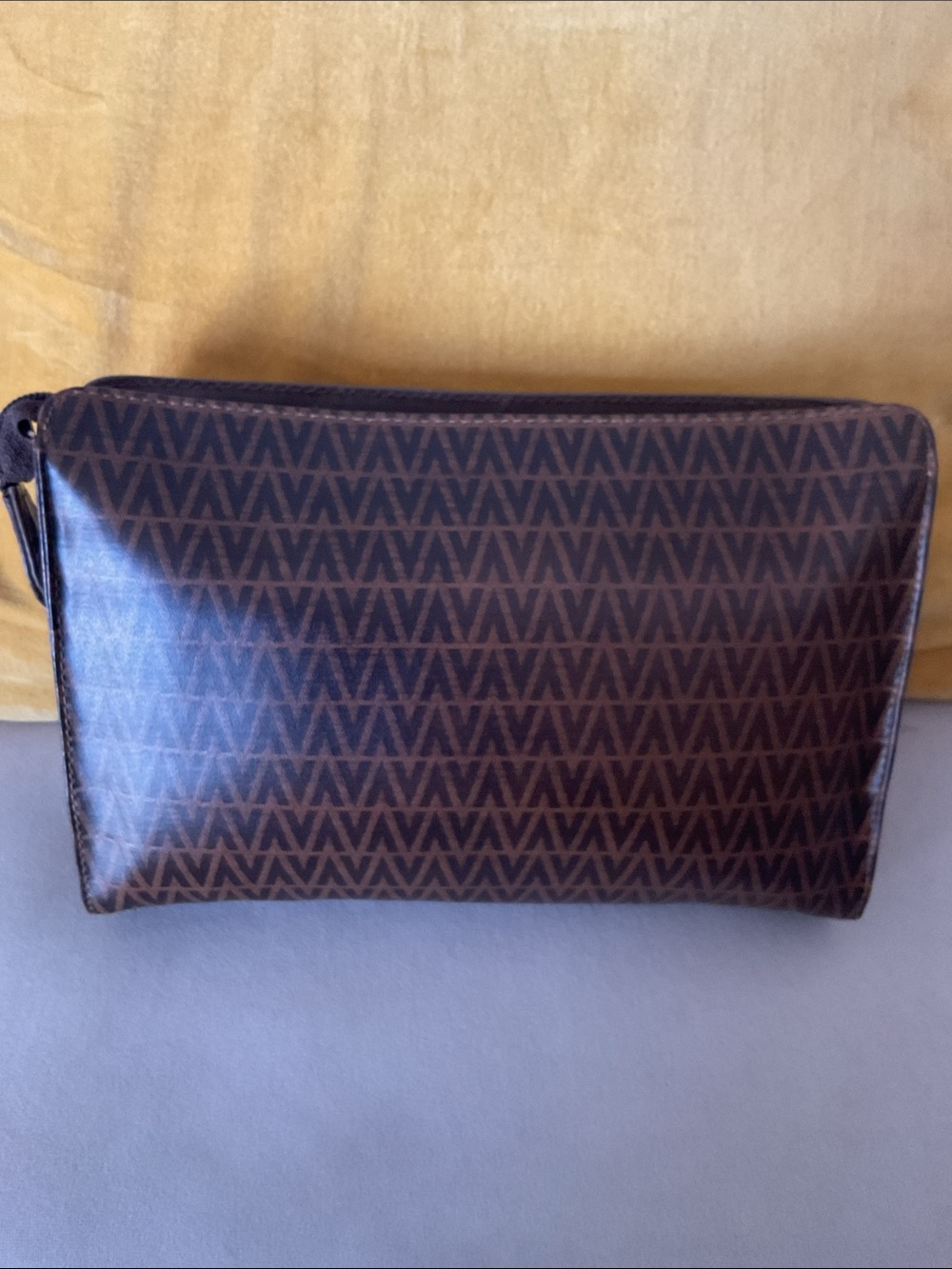 Valentino Brown UNISEX CLUTCH  EUC - Picture 3 of 9